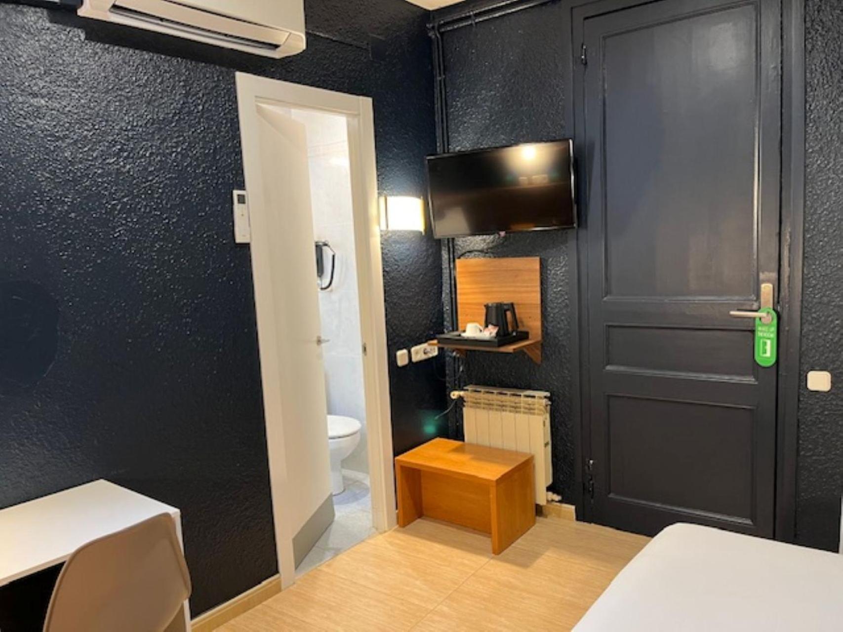 Single Room,1695325914:JPEG